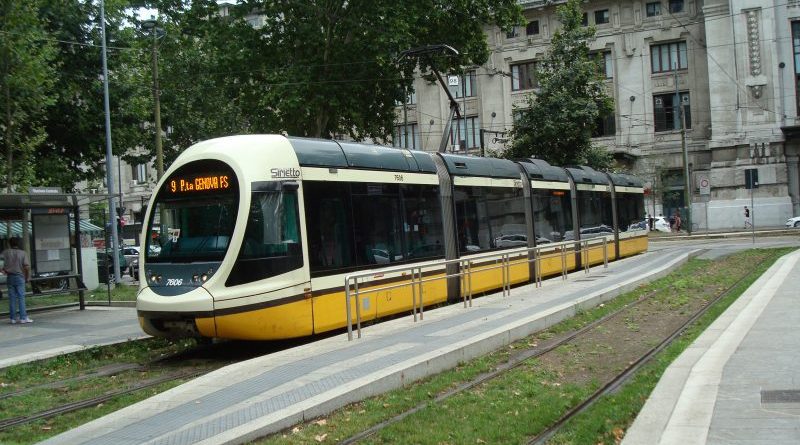Tram in viale Vittorio Veneto
