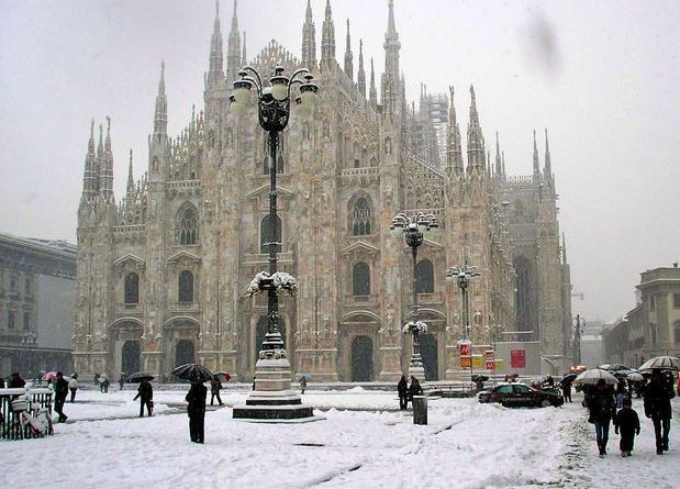 Bomba di neve su Milano