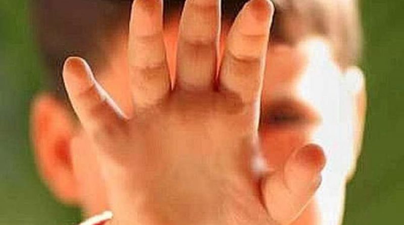 Pensionato milanese abusa di tre bambini