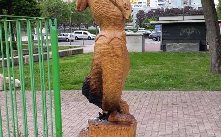 Statua dedicata a Giulia Lombardi