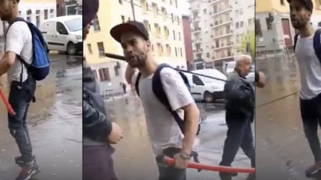 Uomo armato di katana