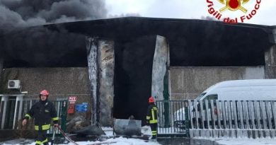 Incendio nella Effec2 srl a Settimo Milanese