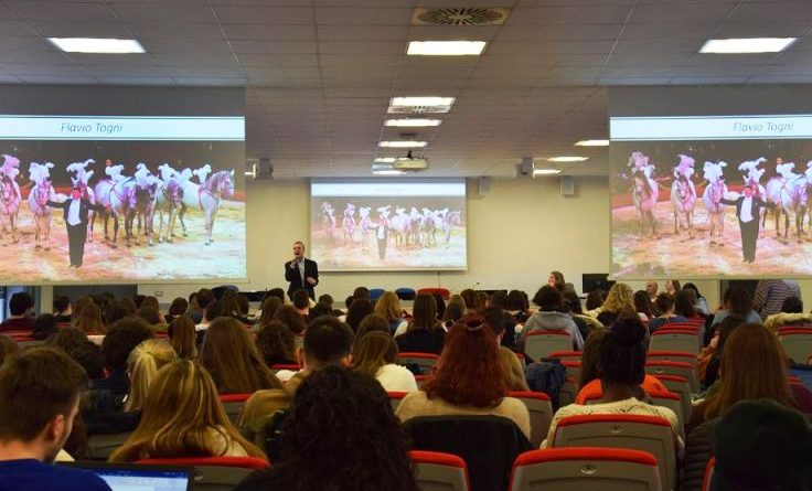 Il circo in università - Il docente Alessandro Serena
