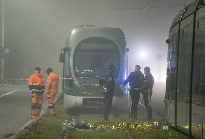 investito e ucciso da un tram