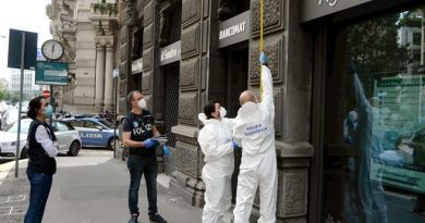 Milano rapina filiale Banca Popolare di Sondrio