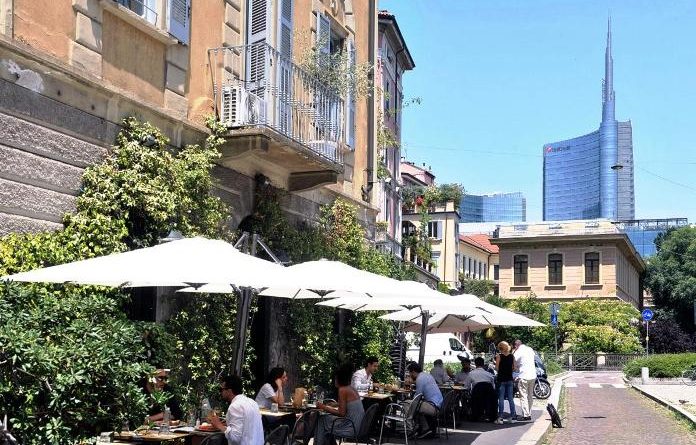 prime cinque nuove aree pedonali la Milano