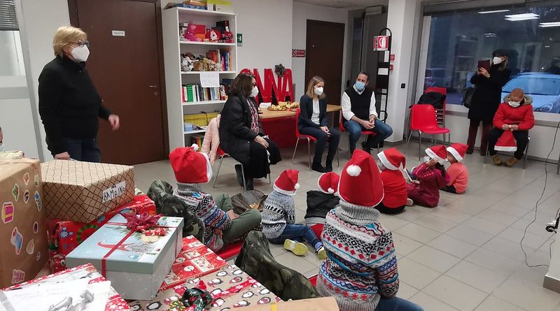 Centro Milano donna: consegnati 50 computer ai bambini e alle bambine del Municipio 6