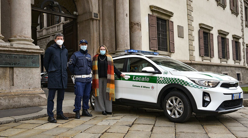 auto ibride polizia locale Milano