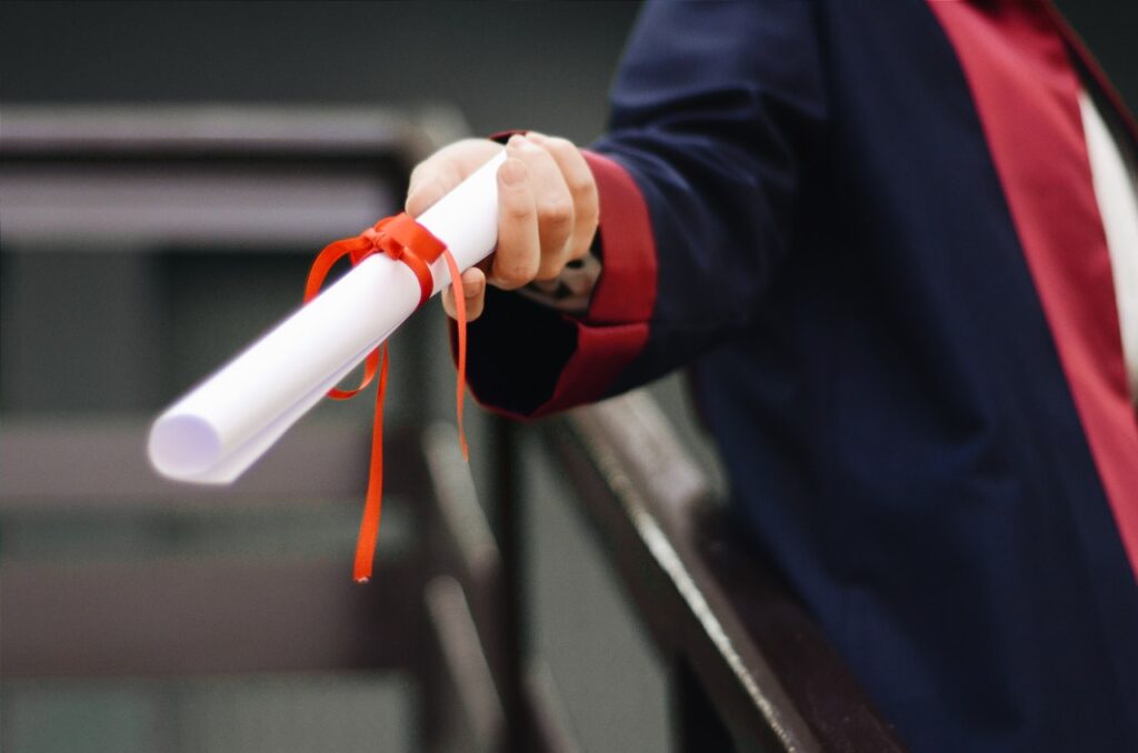 Corsi d'inglese per adulti - ph pexels-ekrulila-2292837