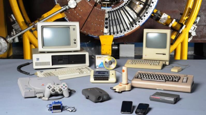 The Game_selezione di oggetti in mostra e ETA BETA II_©Mimmo Capurso per MTE Università degli Studi di Pavia