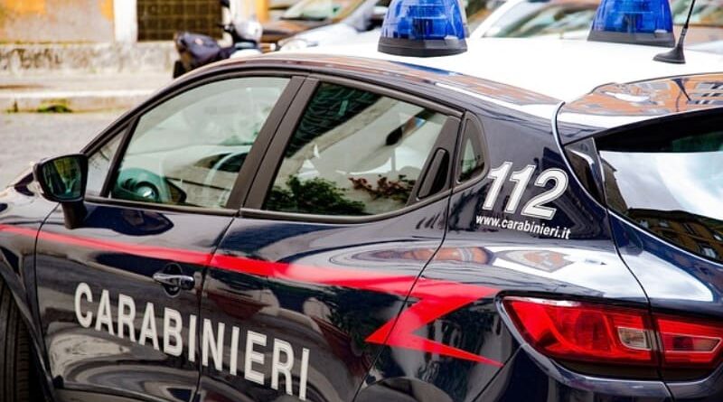 carabinieri - Foto di djedj da Pixabay