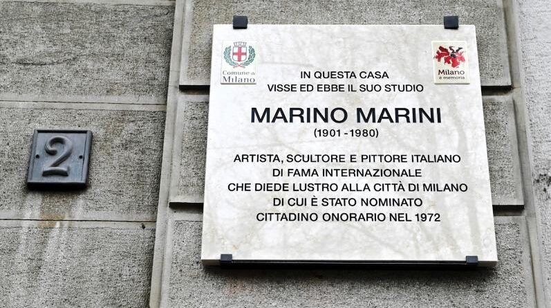 targa in memoria dell'artista Marino Marini