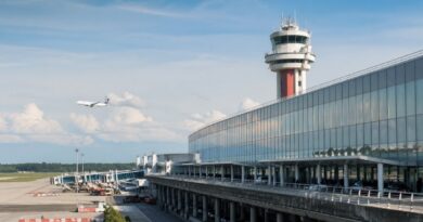 Malpensa resta intitolato a Silvio Berlusconi: il Tar respinge i ricorsi dei Comuni