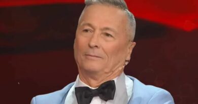La vicenda di Paolo Belli e il ritiro della scena pubblica coinvolge indirettamente anche i dodici musicisti della sua Big Band, e non solo, che restano a casa senza lavoro