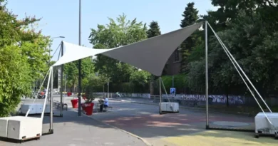 Milano sperimenta nuove vele ombreggianti contro il caldo: otto strutture in sette aree della città
