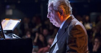 Il Maestro Vince Tempera, tra note e aneddoti, al Teatro della Quattordicesima con “Da Fellini a Tarantino”